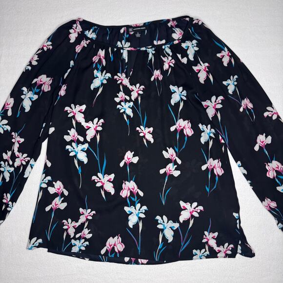 Floral Modest Blouse - Picture 4 of 9